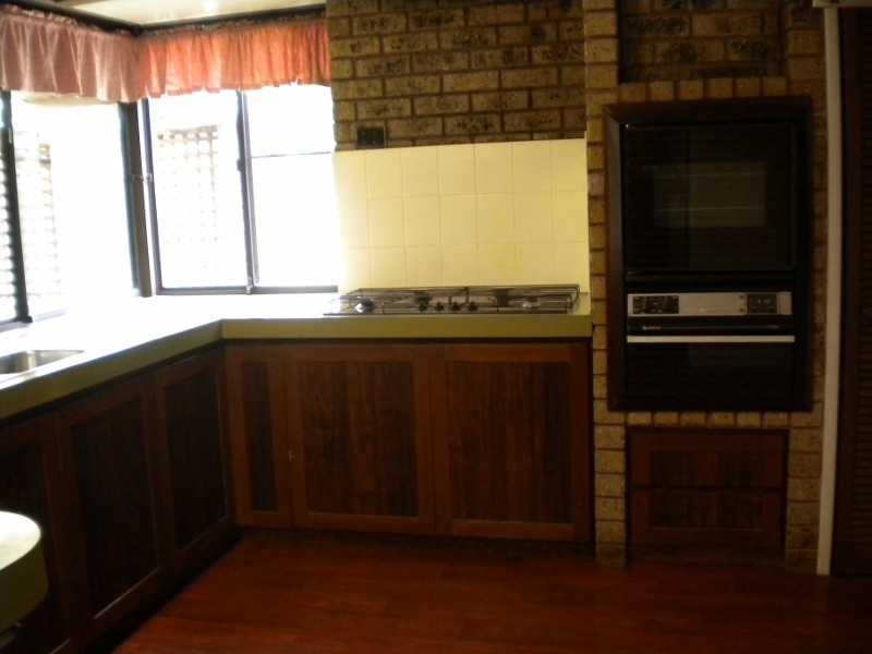 42 Wimbledon Drive, Kingsley WA 6026