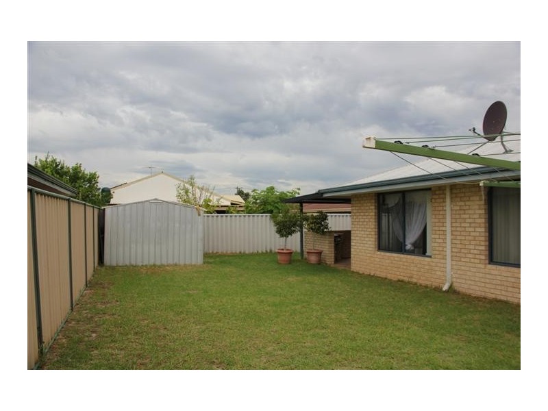 11A Farnaby Lane, Beckenham WA 6107