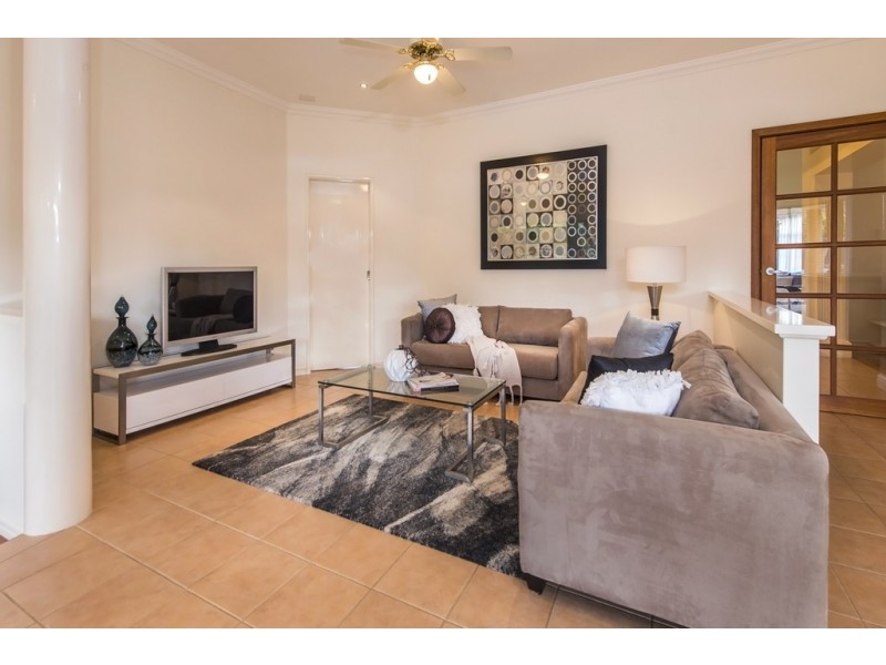 8 Meakins Court, Bayswater WA 6053