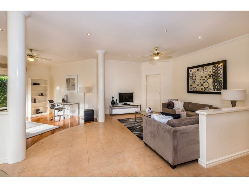 8 Meakins Court, Bayswater WA 6053