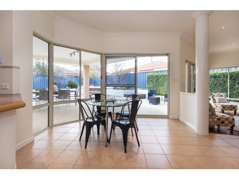 8 Meakins Court, Bayswater WA 6053