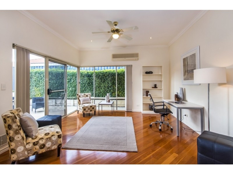 8 Meakins Court, Bayswater WA 6053