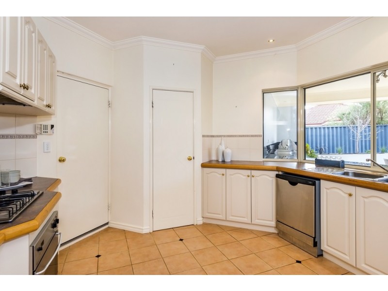 8 Meakins Court, Bayswater WA 6053