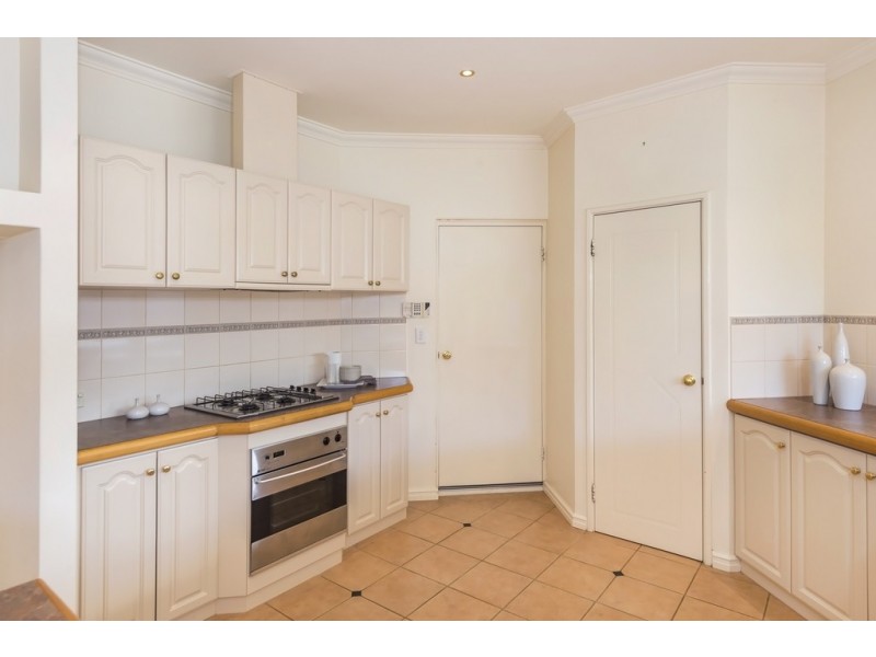 8 Meakins Court, Bayswater WA 6053