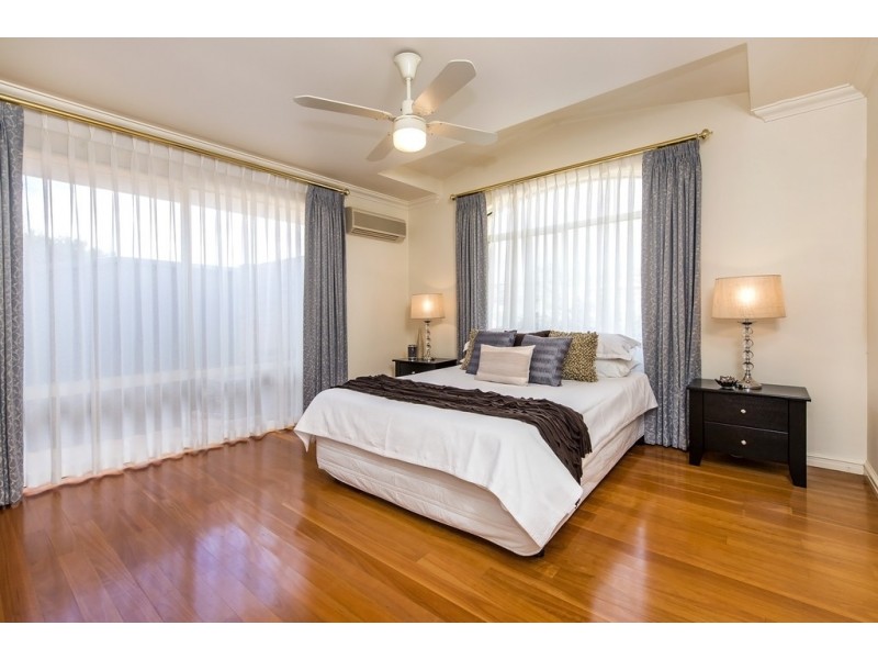 8 Meakins Court, Bayswater WA 6053