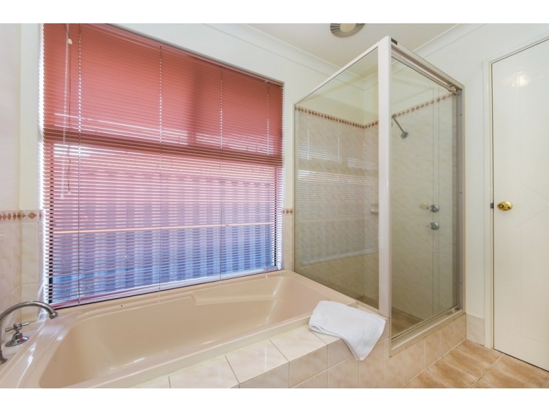 8 Meakins Court, Bayswater WA 6053