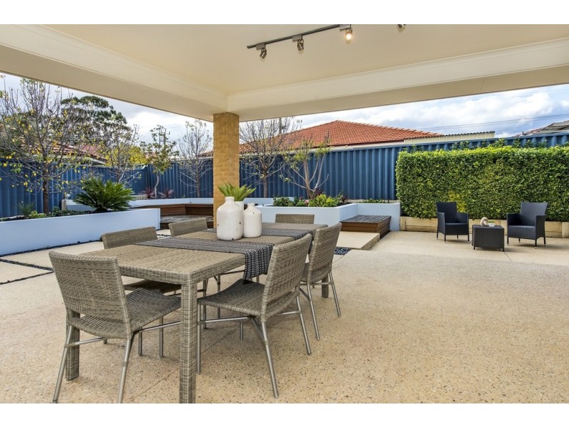 8 Meakins Court, Bayswater WA 6053