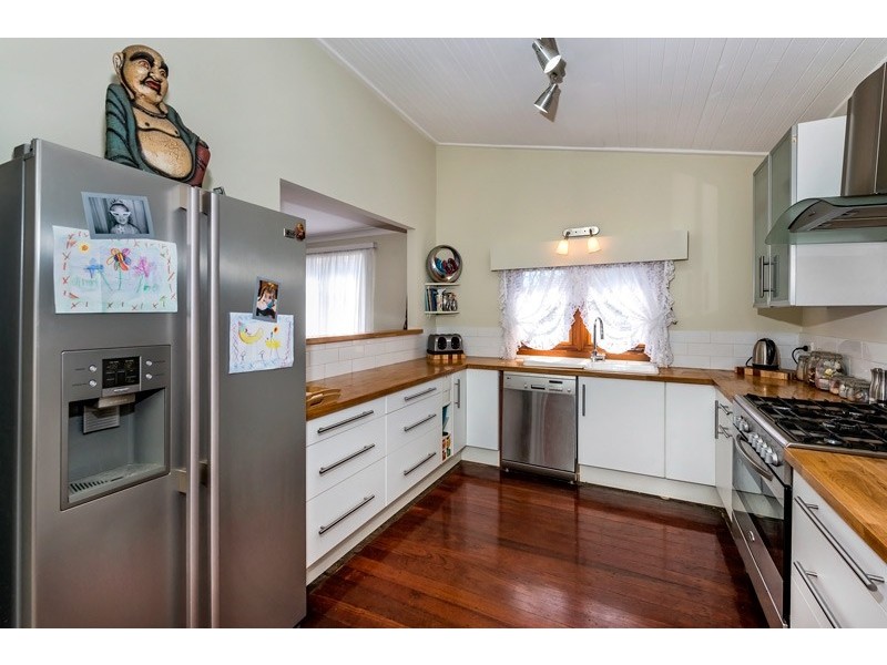 64 Railway Parade, Bayswater WA 6053