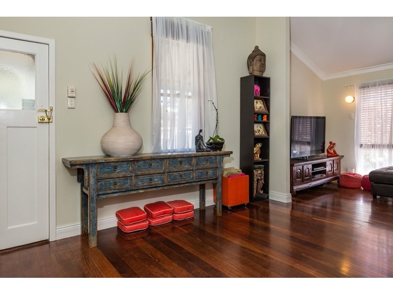 64 Railway Parade, Bayswater WA 6053