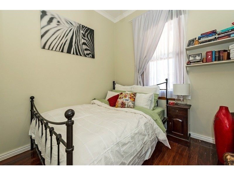 64 Railway Parade, Bayswater WA 6053