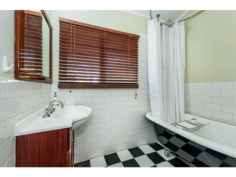 64 Railway Parade, Bayswater WA 6053