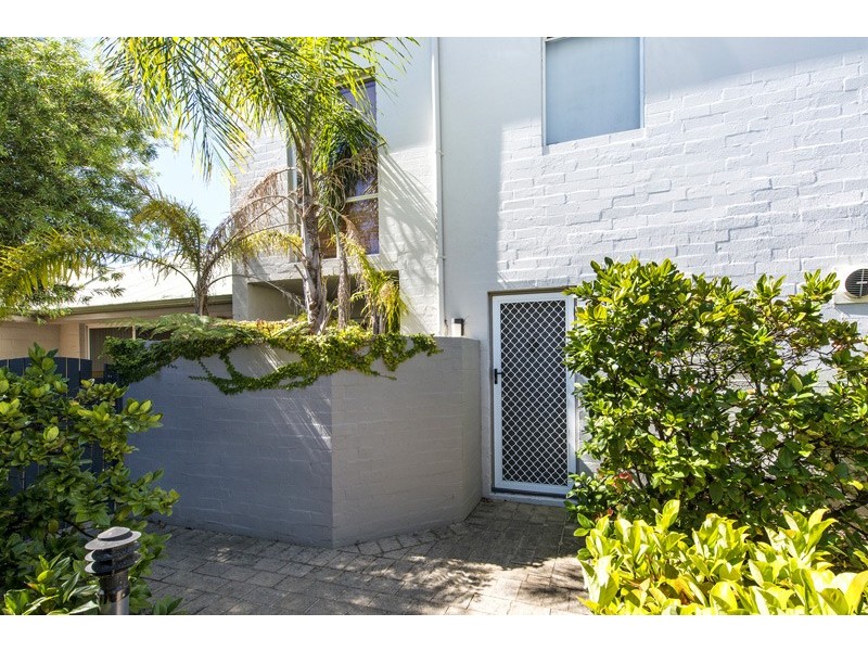 23/2 Waterway Court, Churchlands WA 6018