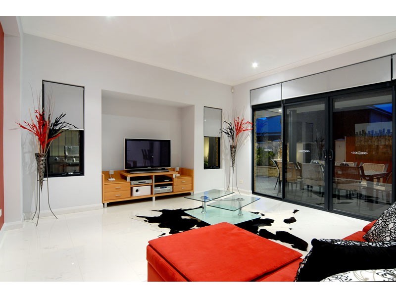 14 Heliconia Turn, Stirling WA 6021