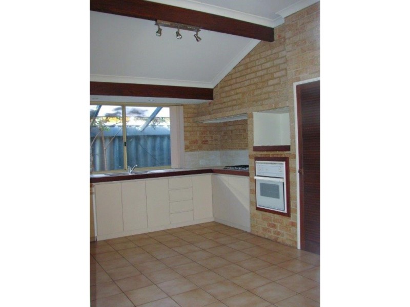 5 Rosebud Court, Landsdale WA 6065