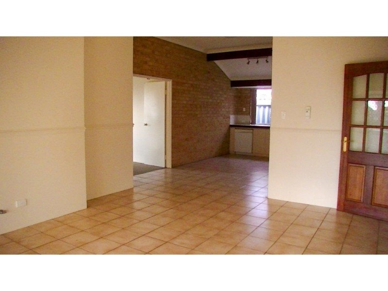 5 Rosebud Court, Landsdale WA 6065