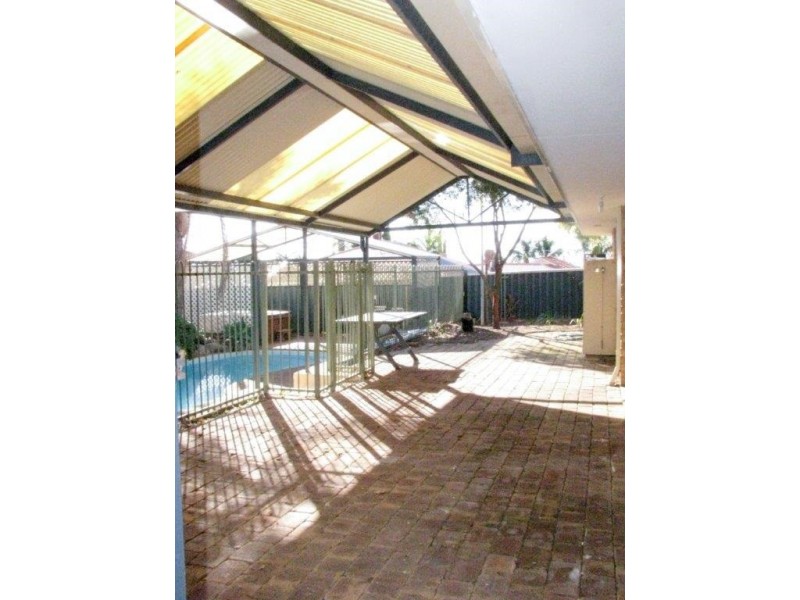 5 Rosebud Court, Landsdale WA 6065