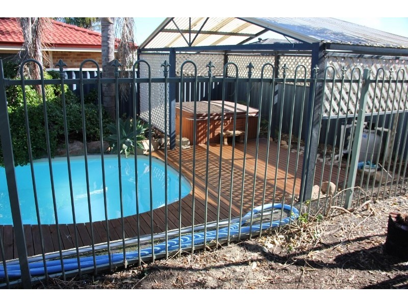 5 Rosebud Court, Landsdale WA 6065