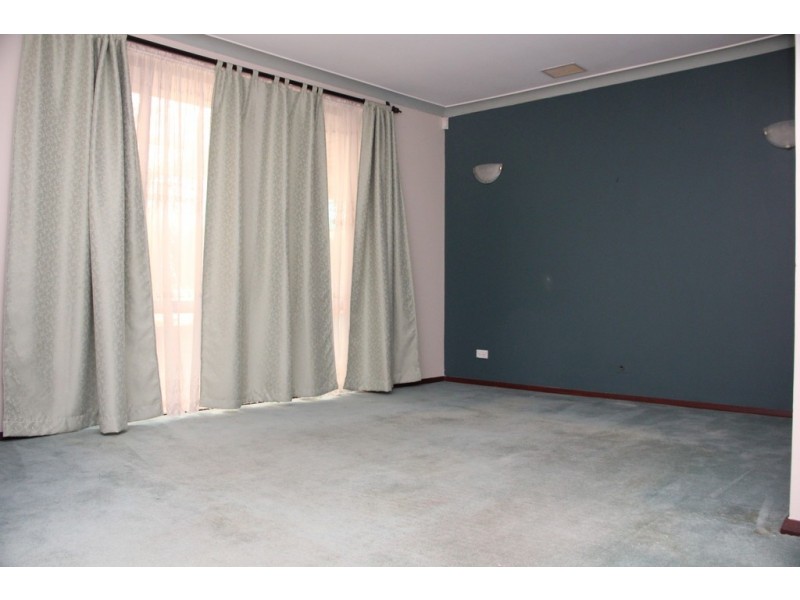 8 Cunningham Loop, Mirrabooka WA 6061
