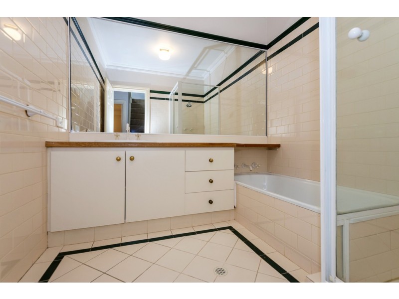 1/127 Ninth Ave, Inglewood WA 6052