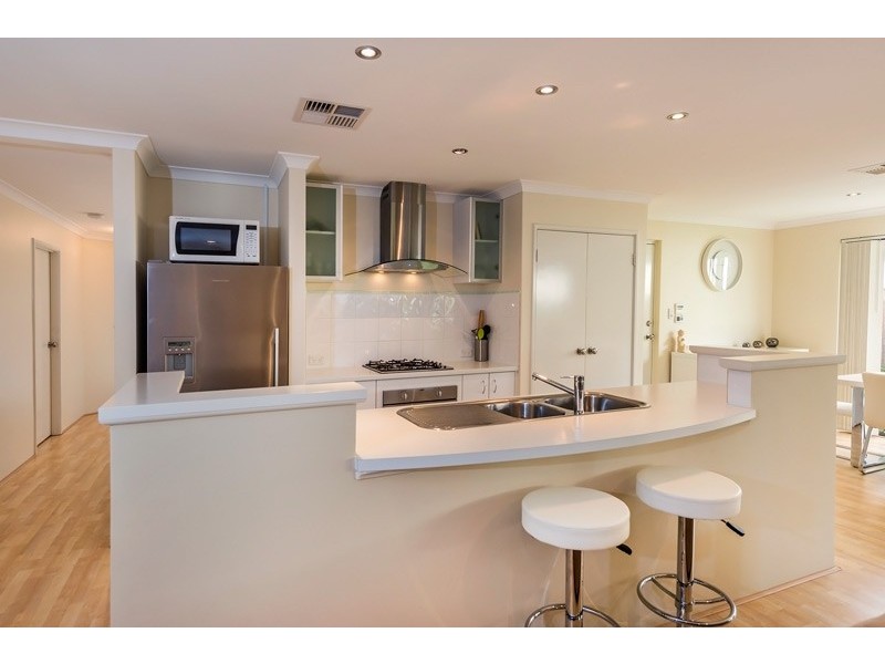 17 Hidcote Turn, Aubin Grove WA 6164