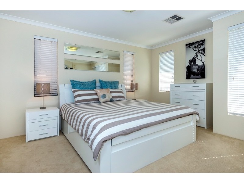 17 Hidcote Turn, Aubin Grove WA 6164