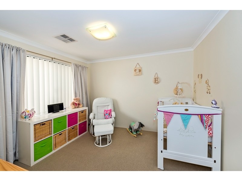 17 Hidcote Turn, Aubin Grove WA 6164