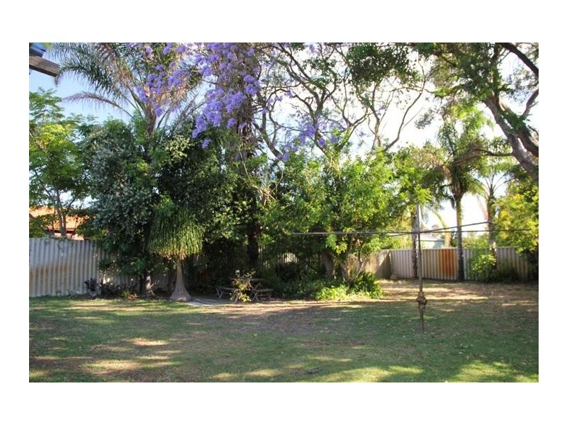 39 Cheviot Street, Dianella WA 6059