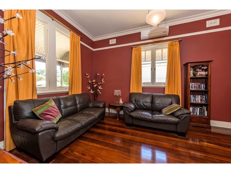 9 Arundel St, Bayswater WA 6053