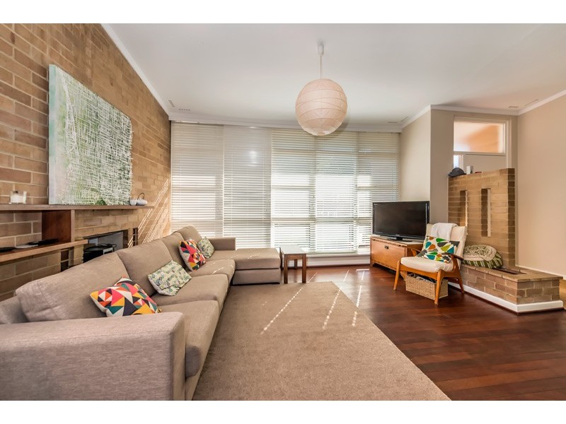 16 Kobelke Street, Dianella WA 6059