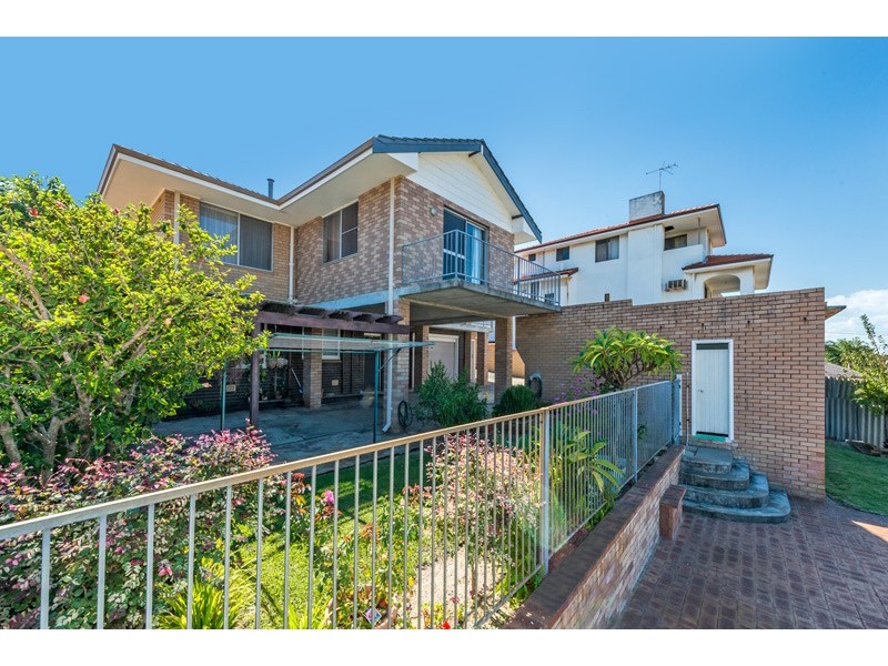 10 Rothbury Road, Embleton WA 6062