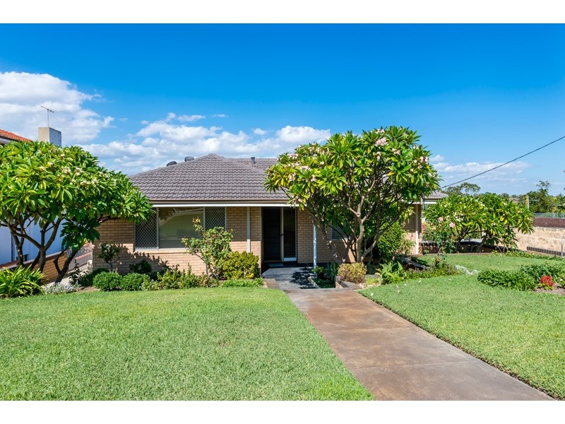 10 Rothbury Road, Embleton WA 6062