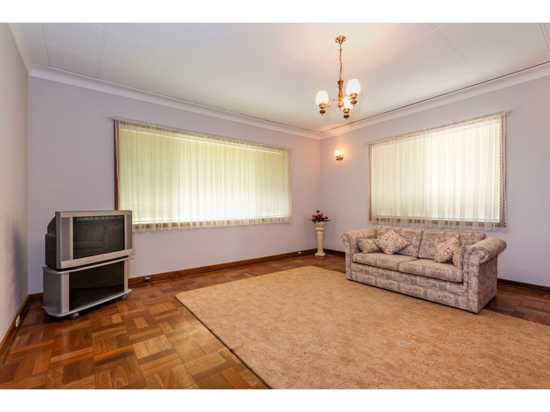 10 Rothbury Road, Embleton WA 6062