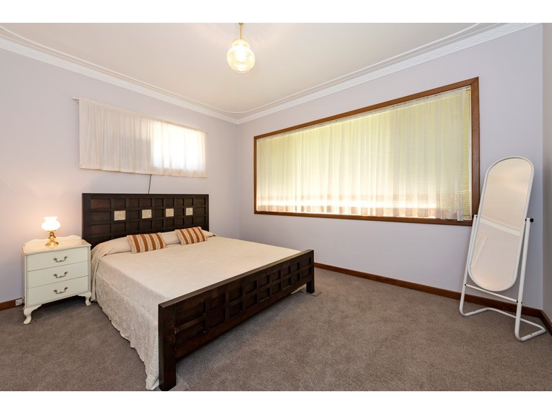 10 Rothbury Road, Embleton WA 6062