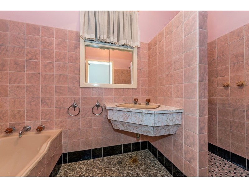 10 Rothbury Road, Embleton WA 6062