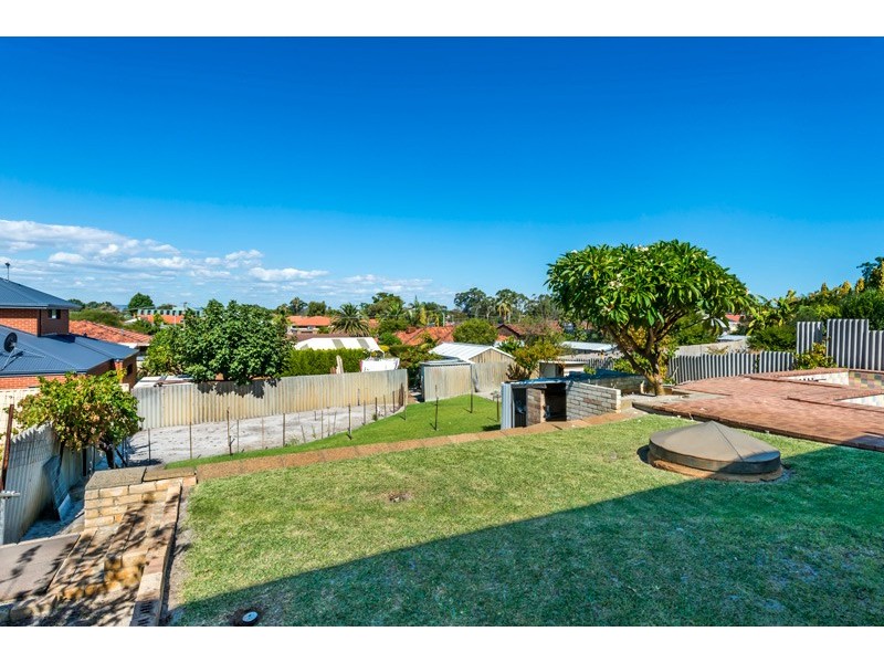 10 Rothbury Road, Embleton WA 6062