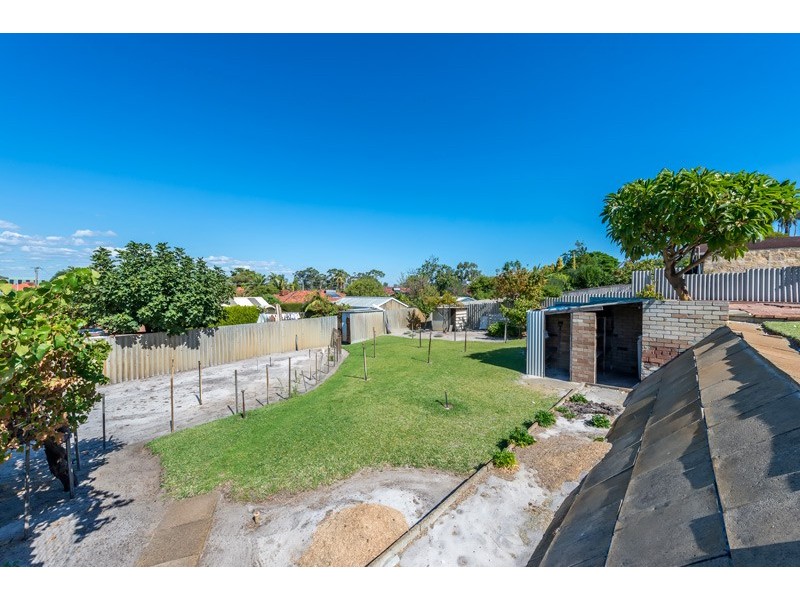 10 Rothbury Road, Embleton WA 6062