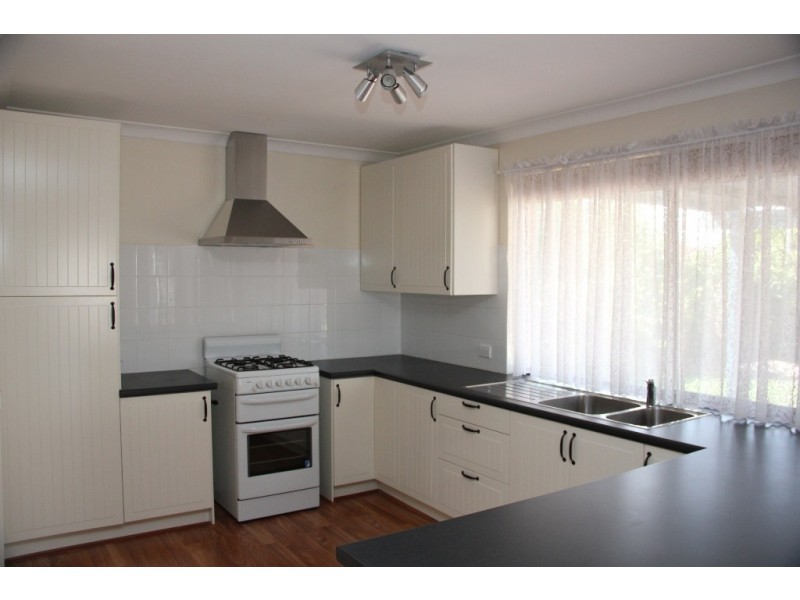 13 Cahow Grove, Ballajura WA 6066