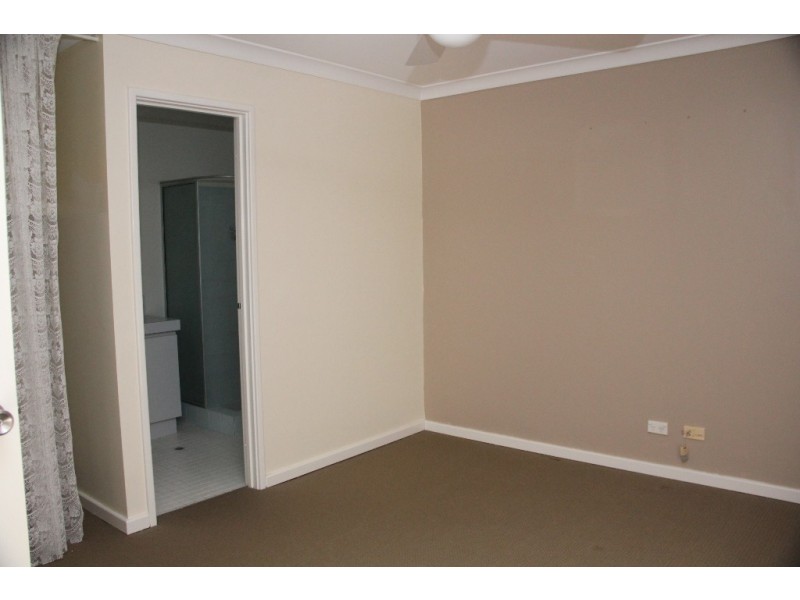 13 Cahow Grove, Ballajura WA 6066