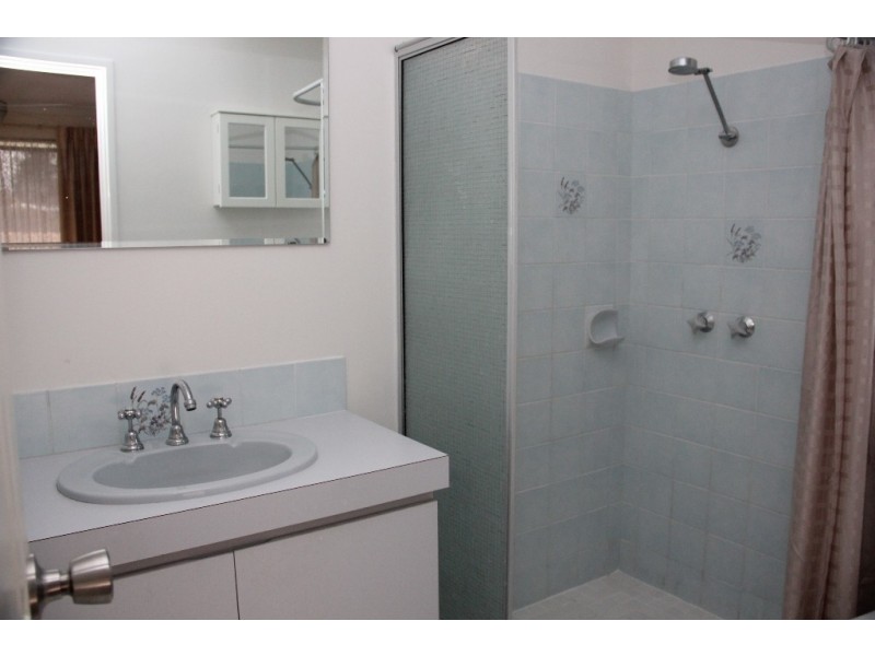 13 Cahow Grove, Ballajura WA 6066