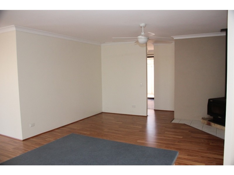 13 Cahow Grove, Ballajura WA 6066