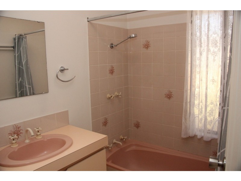 13 Cahow Grove, Ballajura WA 6066