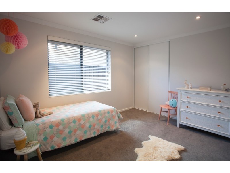 5 Laverstock Street, South Guildford WA 6055