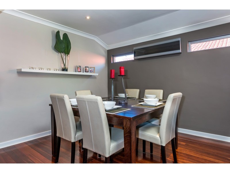 2A Sanderson St, Embleton WA 6062