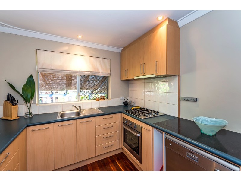 2A Sanderson St, Embleton WA 6062