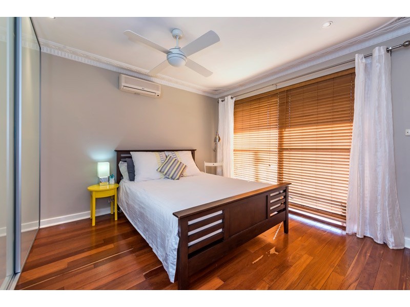 2A Sanderson St, Embleton WA 6062