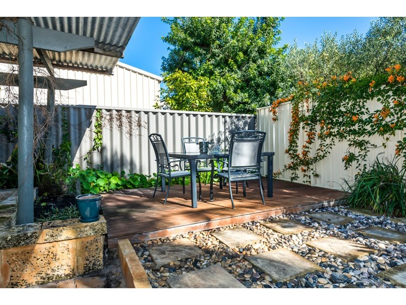 2A Sanderson St, Embleton WA 6062