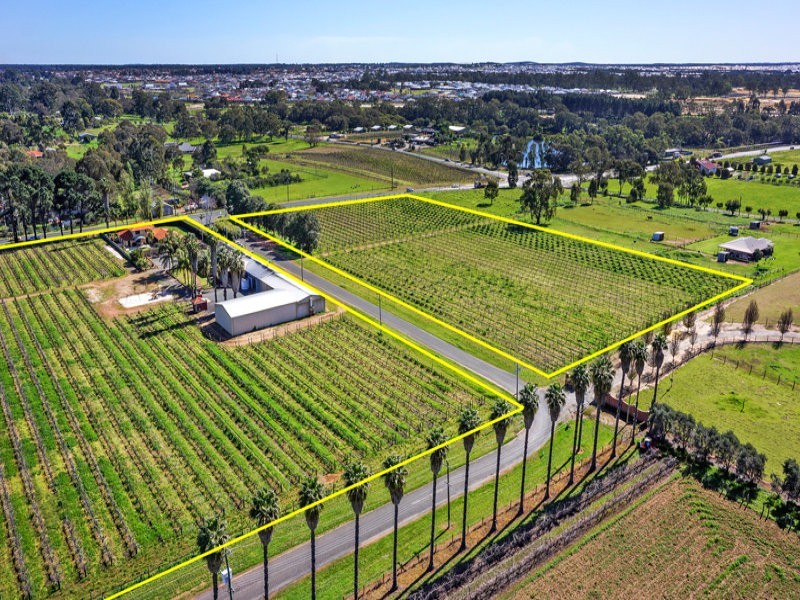 6 Swan Street, Henley Brook WA 6055