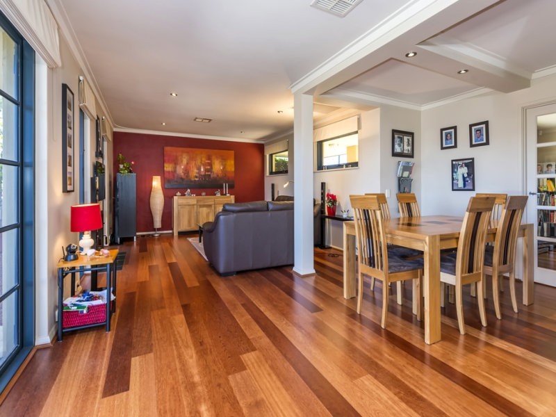 6 Swan Street, Henley Brook WA 6055