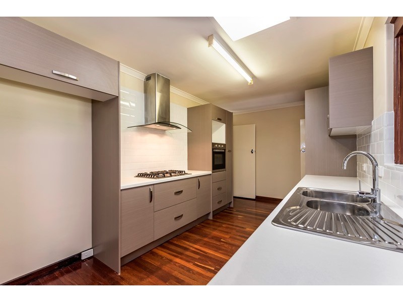 8 Donald Way, Bayswater WA 6053