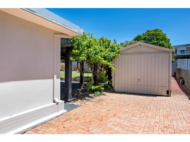 8 Donald Way, Bayswater WA 6053